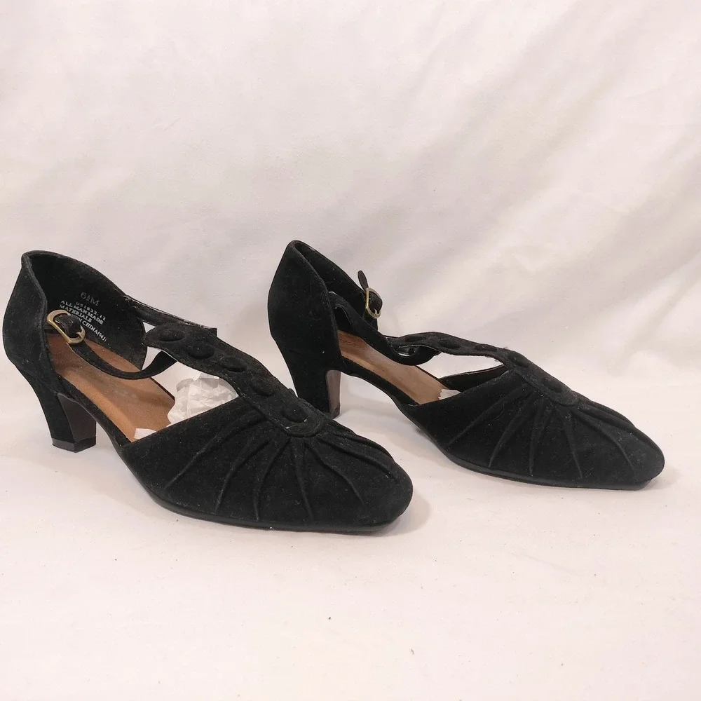 Softwear Retro 20s Black Pumps; Flapper Style T-Strap Faux Suede Heels